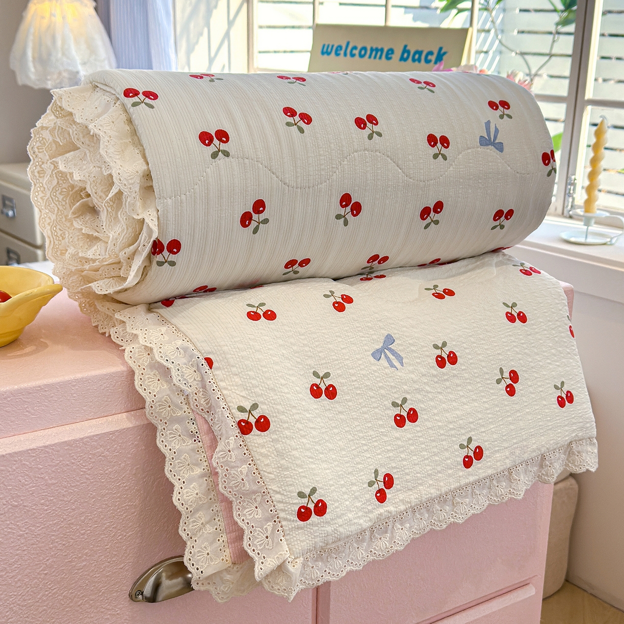 91家纺网 家纺一手货源 找家纺 弗苓家纺 2026新款高克重泡芙棉花边款夏被夏凉被空调被四件套小红书推荐-风格一 樱桃笔记