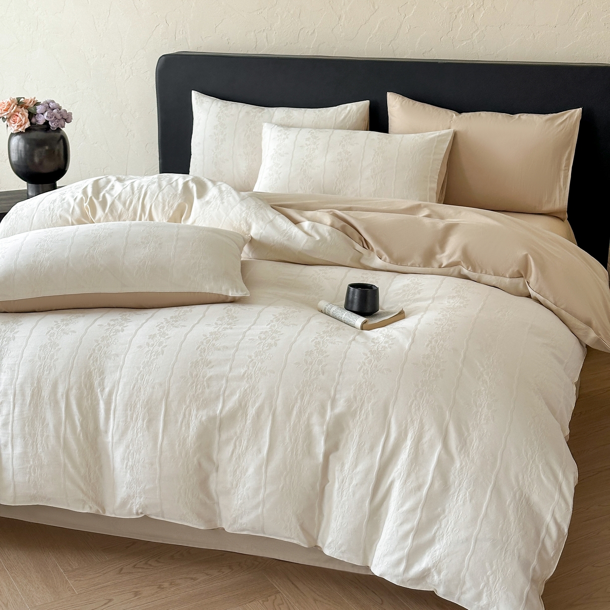 91家纺网 家纺一手货源 找家纺 优悦生活馆 2026新款60s全棉提花四件套 浪漫情缘-奶昔白