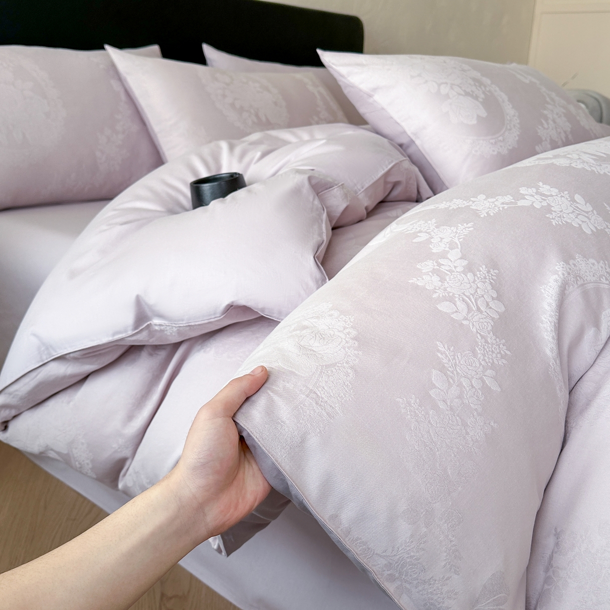 91家纺网 家纺一手货源 找家纺 优悦生活馆 2026新款60s全棉提花四件套 法式浪漫-幻影紫