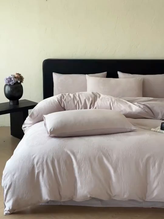 91家纺网 家纺一手货源 找家纺 优悦生活馆 2026新款60s全棉提花四件套 法式浪漫-幻影紫