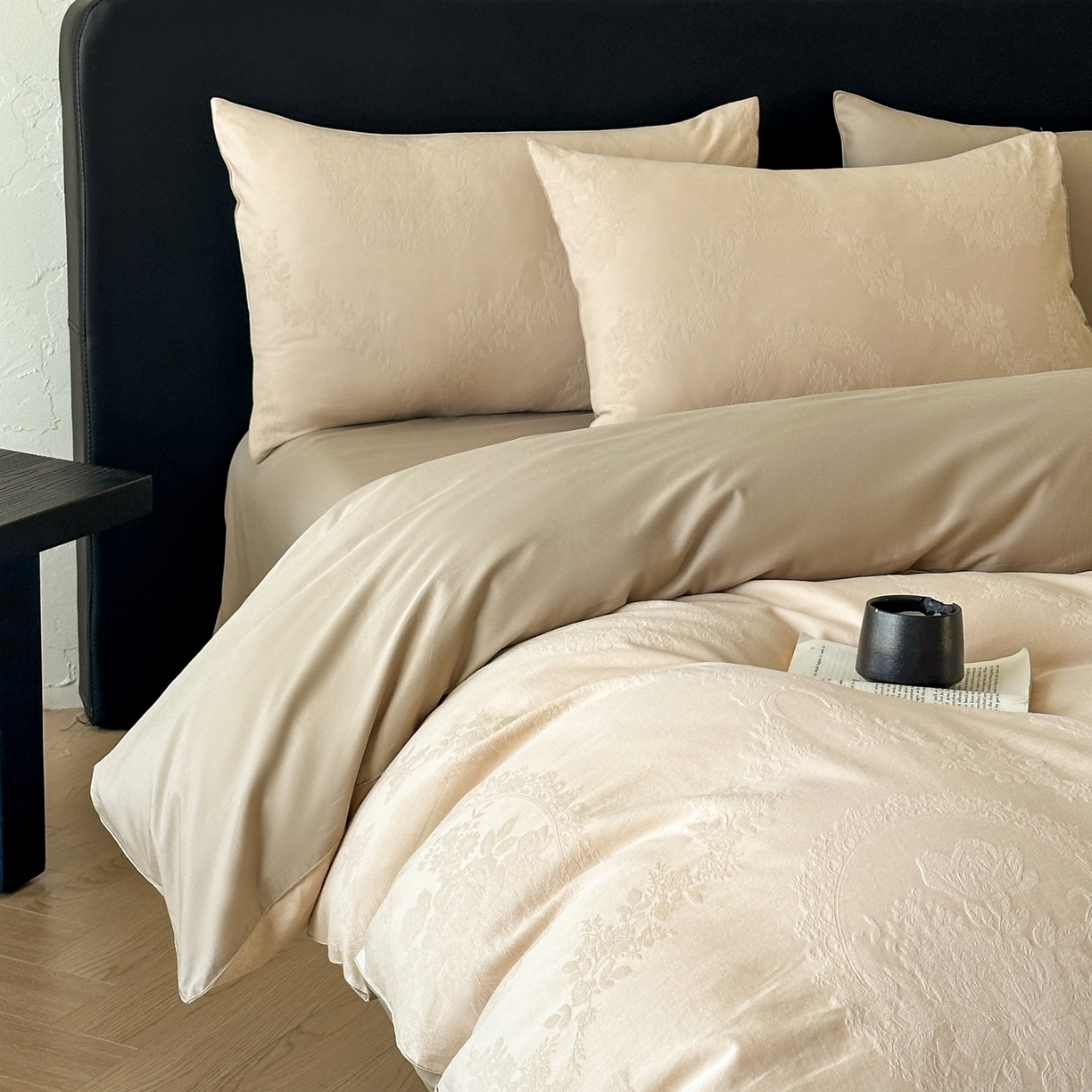 91家纺网 家纺一手货源 找家纺 优悦生活馆 2026新款60s全棉提花四件套 法式浪漫-米杏