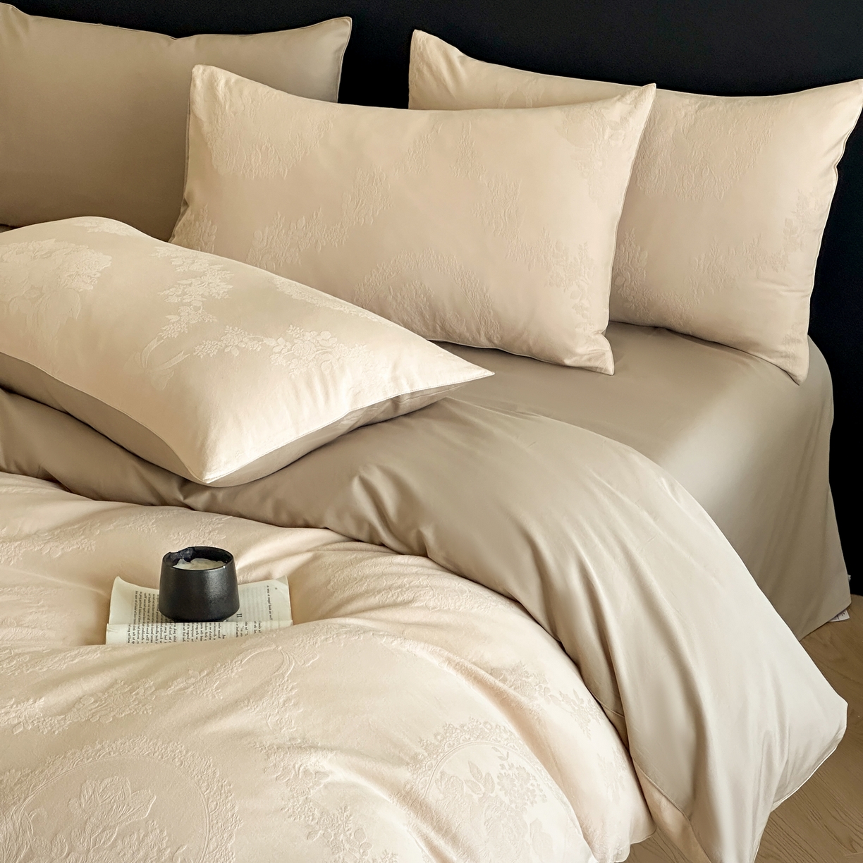 91家纺网 家纺一手货源 找家纺 优悦生活馆 2026新款60s全棉提花四件套 法式浪漫-米杏