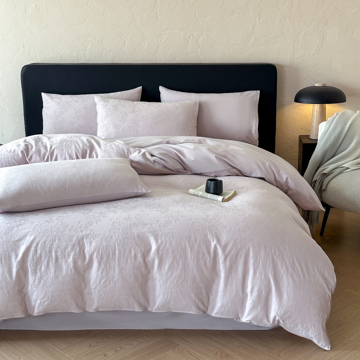 91家纺网 家纺一手货源 找家纺 优悦生活馆 2026新款60s全棉提花四件套 花香韵美-淡雅紫