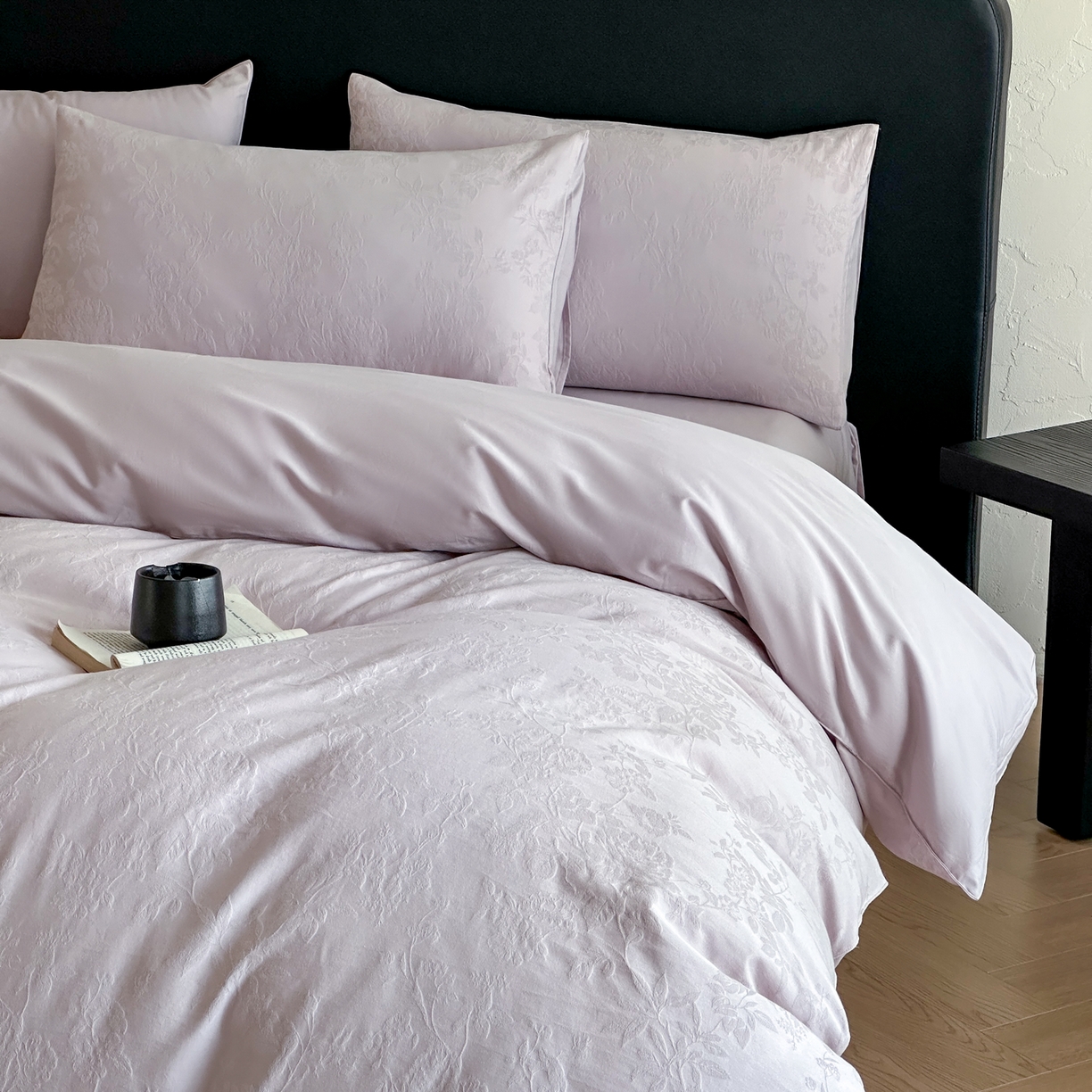 91家纺网 家纺一手货源 找家纺 优悦生活馆 2026新款60s全棉提花四件套 花香韵美-淡雅紫