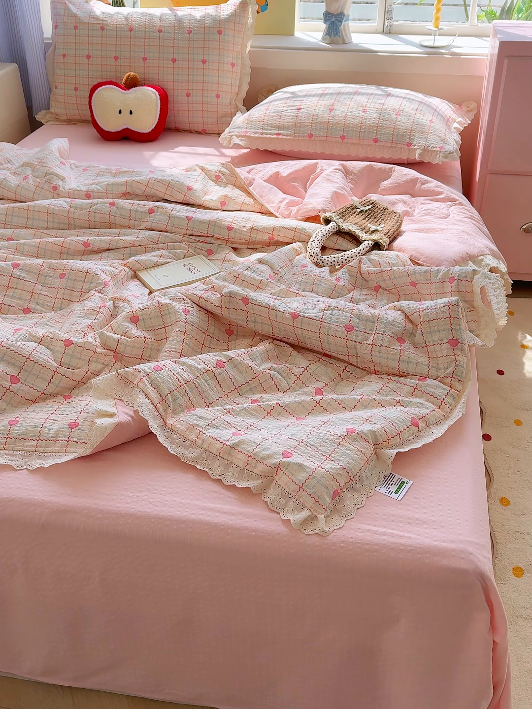 91家纺网 家纺一手货源 找家纺 弗苓家纺 2026新款高克重泡芙棉花边款夏被夏凉被空调被四件套小红书推荐-风格一 格格星