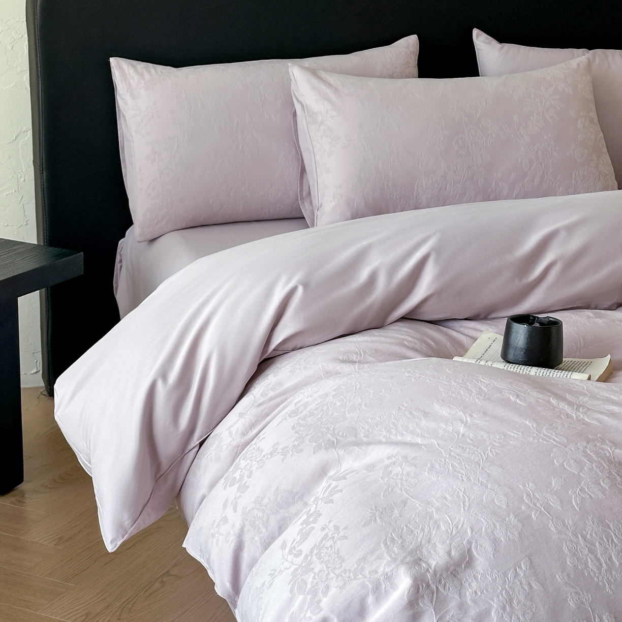 91家纺网 家纺一手货源 找家纺 优悦生活馆 2026新款60s全棉提花四件套 花香韵美-淡雅紫