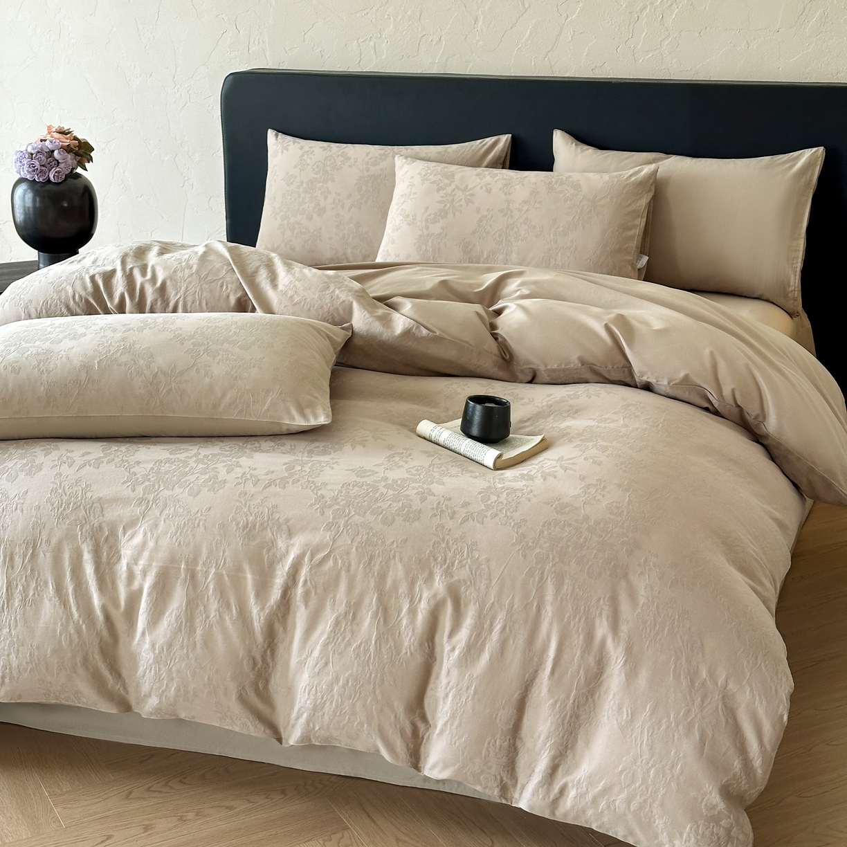 91家纺网 家纺一手货源 找家纺 优悦生活馆 2026新款60s全棉提花四件套 花香韵美-金属灰