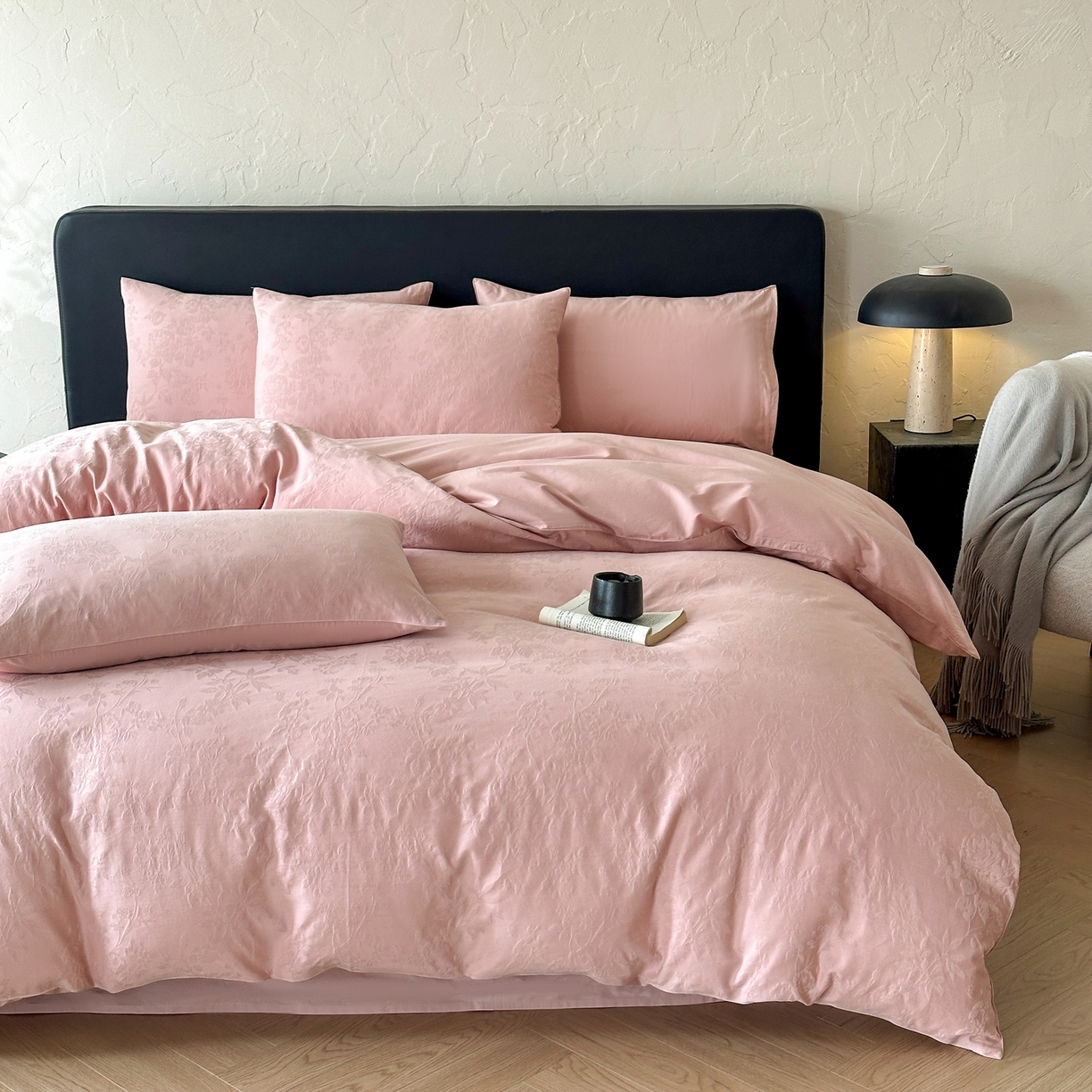 91家纺网 家纺一手货源 找家纺 优悦生活馆 2026新款60s全棉提花四件套 花香韵美-浓粉