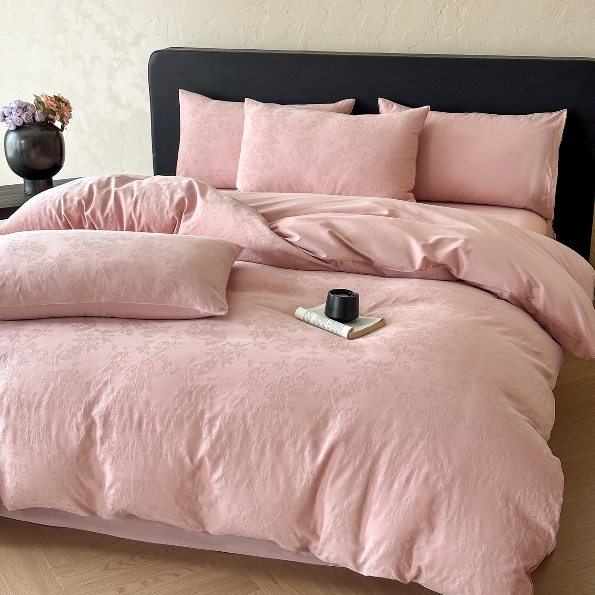 91家纺网 家纺一手货源 找家纺 优悦生活馆 2026新款60s全棉提花四件套 花香韵美-浓粉