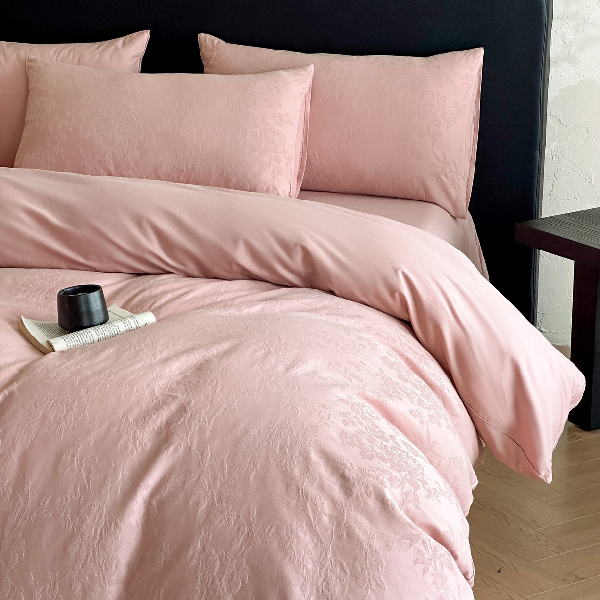 91家纺网 家纺一手货源 找家纺 优悦生活馆 2026新款60s全棉提花四件套 花香韵美-浓粉