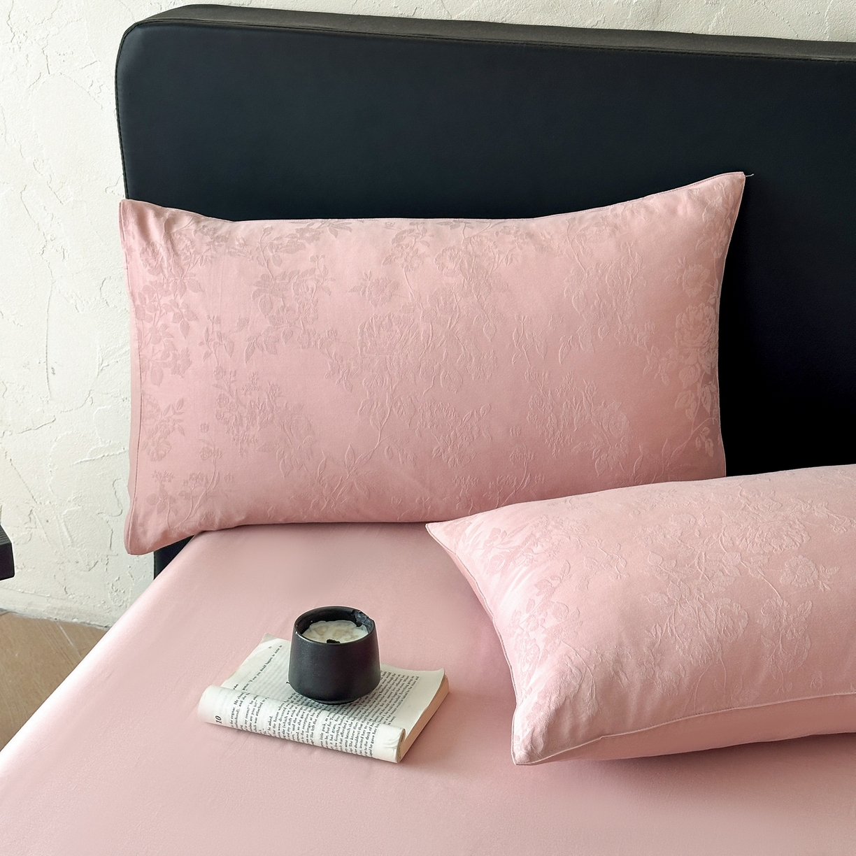 91家纺网 家纺一手货源 找家纺 优悦生活馆 2026新款60s全棉提花四件套 花香韵美-浓粉