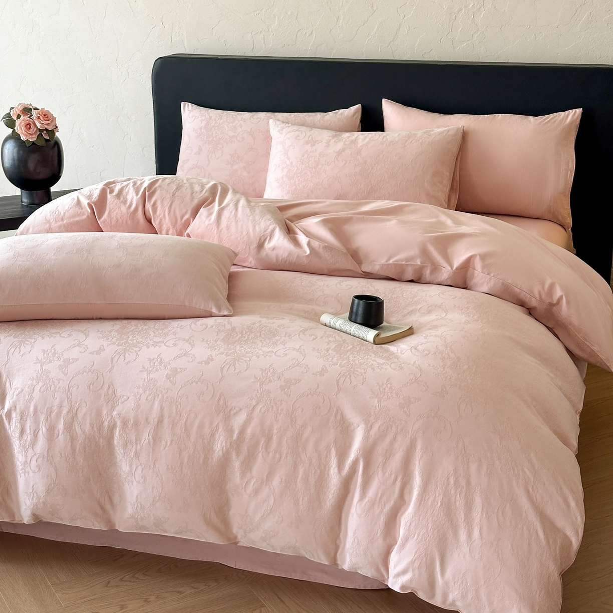 91家纺网 家纺一手货源 找家纺 优悦生活馆 2026新款60s全棉提花四件套 花漾梦境-唯美粉