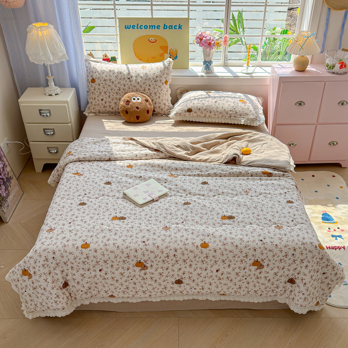 91家纺网 家纺一手货源 找家纺 弗苓家纺 2026新款高克重泡芙棉花边款夏被夏凉被空调被四件套小红书推荐-风格一 秋末南瓜星