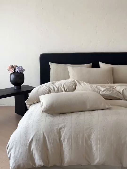 91家纺网 家纺一手货源 找家纺 优悦生活馆 2026新款60s全棉提花四件套 浪漫情缘-奶绿