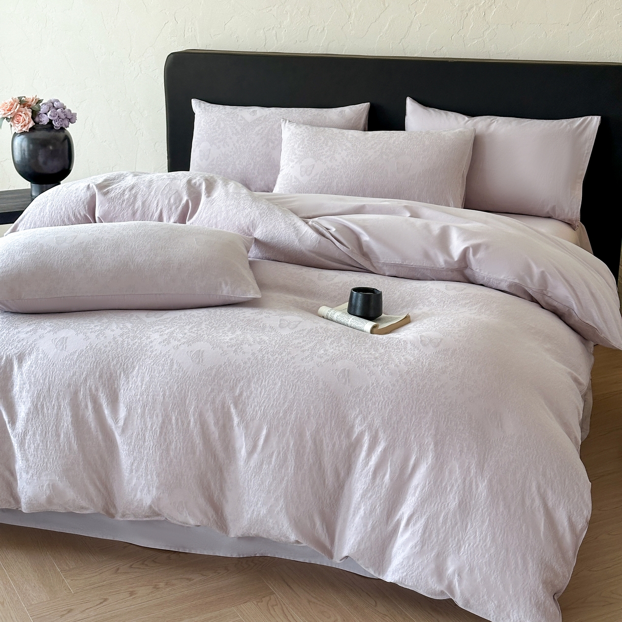 91家纺网 家纺一手货源 找家纺 优悦生活馆 2026新款60s全棉提花四件套 暖雾碟语-淡雅紫