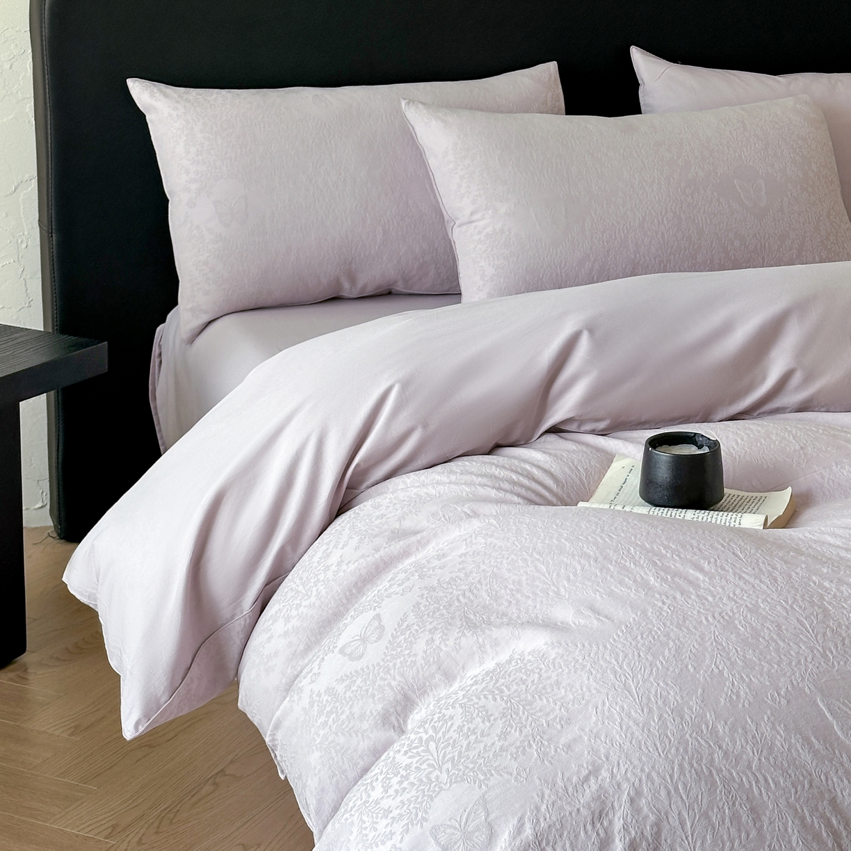 91家纺网 家纺一手货源 找家纺 优悦生活馆 2026新款60s全棉提花四件套 暖雾碟语-淡雅紫