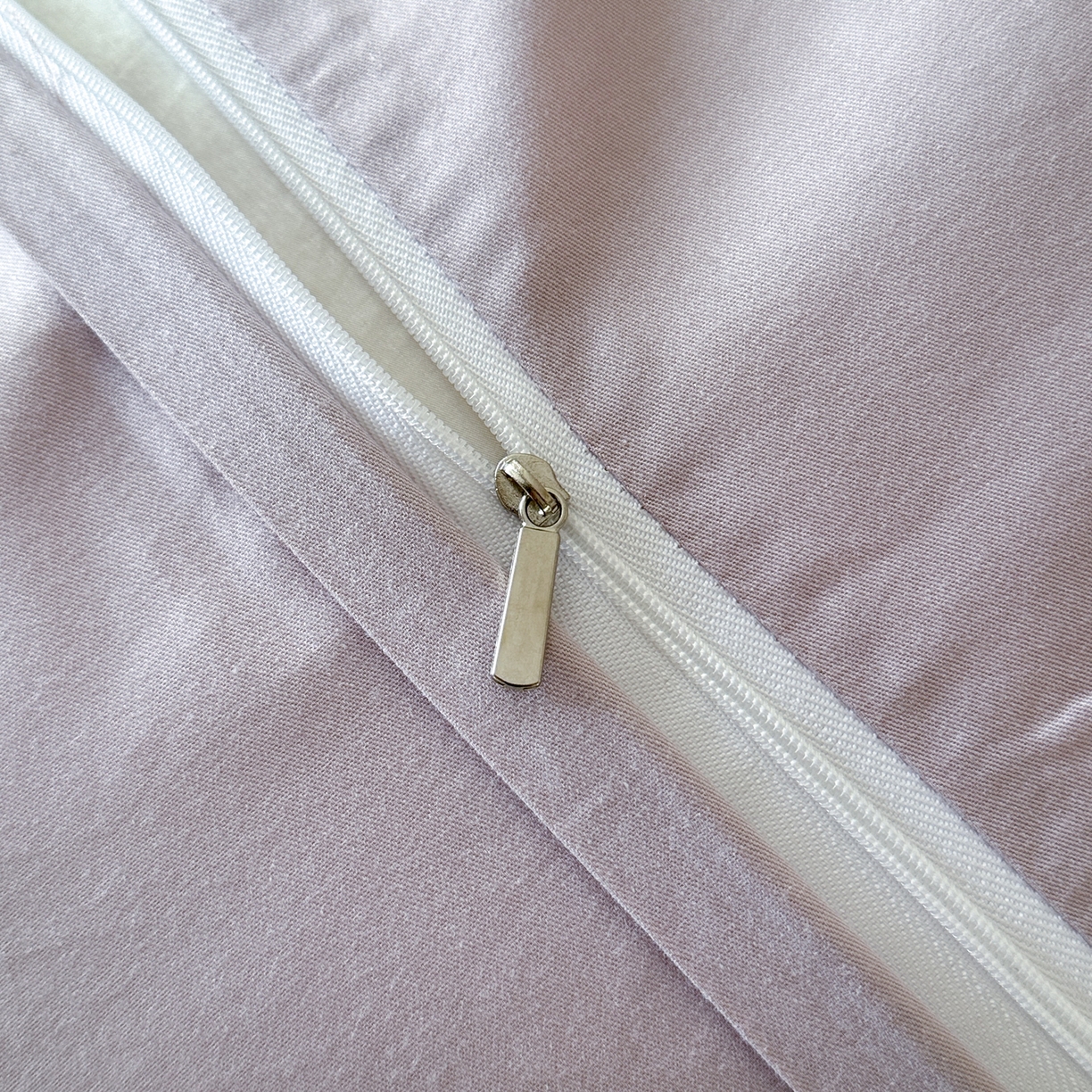 91家纺网 家纺一手货源 找家纺 优悦生活馆 2026新款60s全棉提花四件套 暖雾碟语-淡雅紫