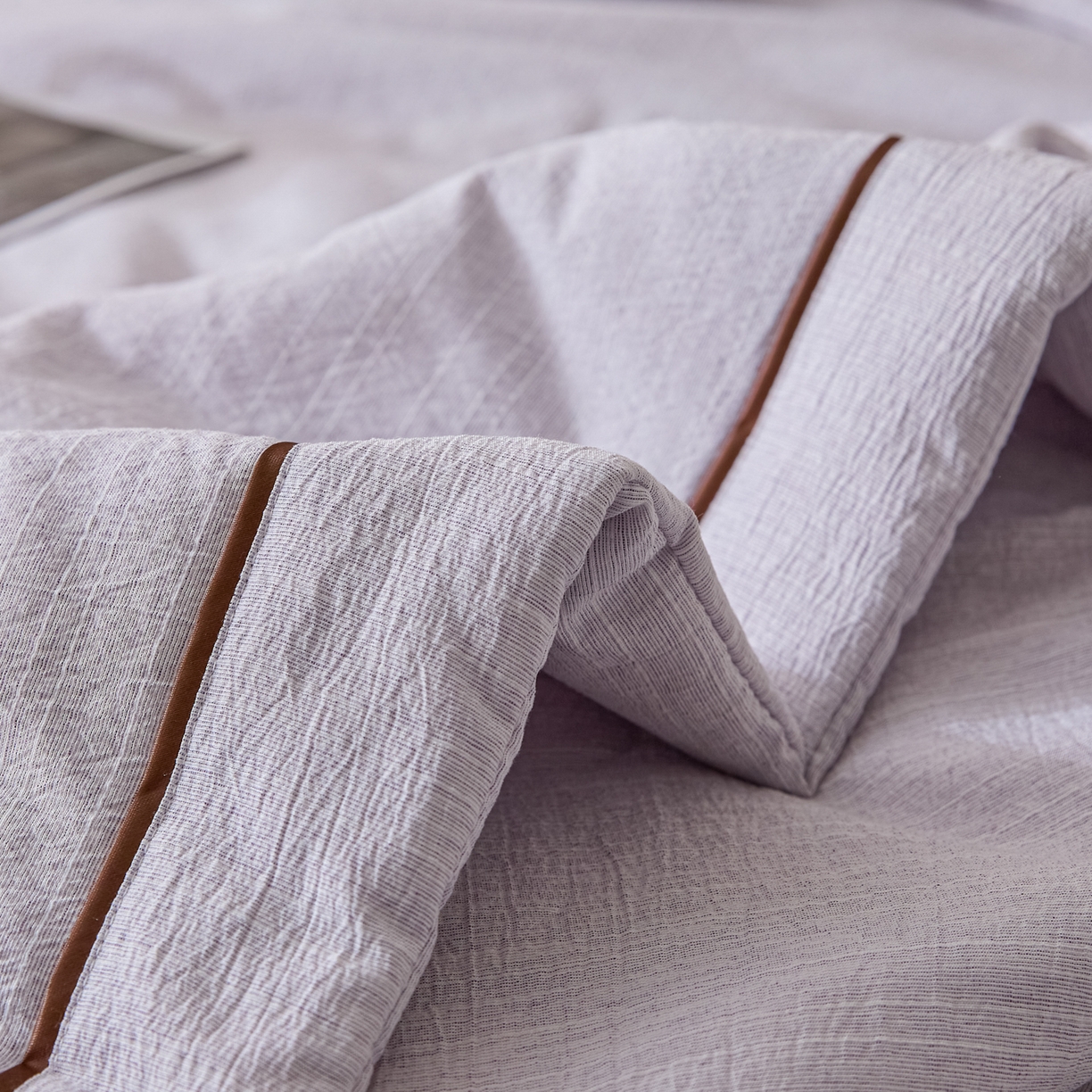 91家纺网 家纺一手货源 找家纺 蓝极人 2026新款提花色织水洗麻夏被四件套 色织-葡萄青