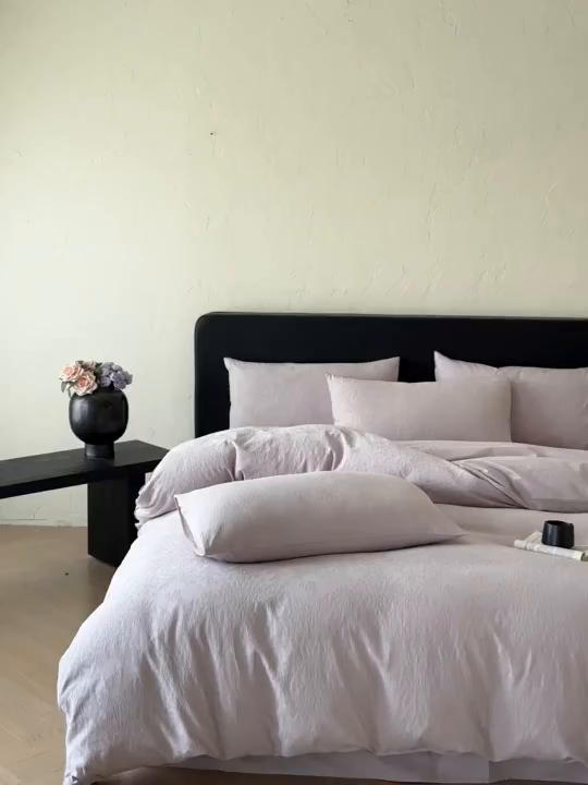 91家纺网 家纺一手货源 找家纺 优悦生活馆 2026新款60s全棉提花四件套 暖雾碟语-淡雅紫