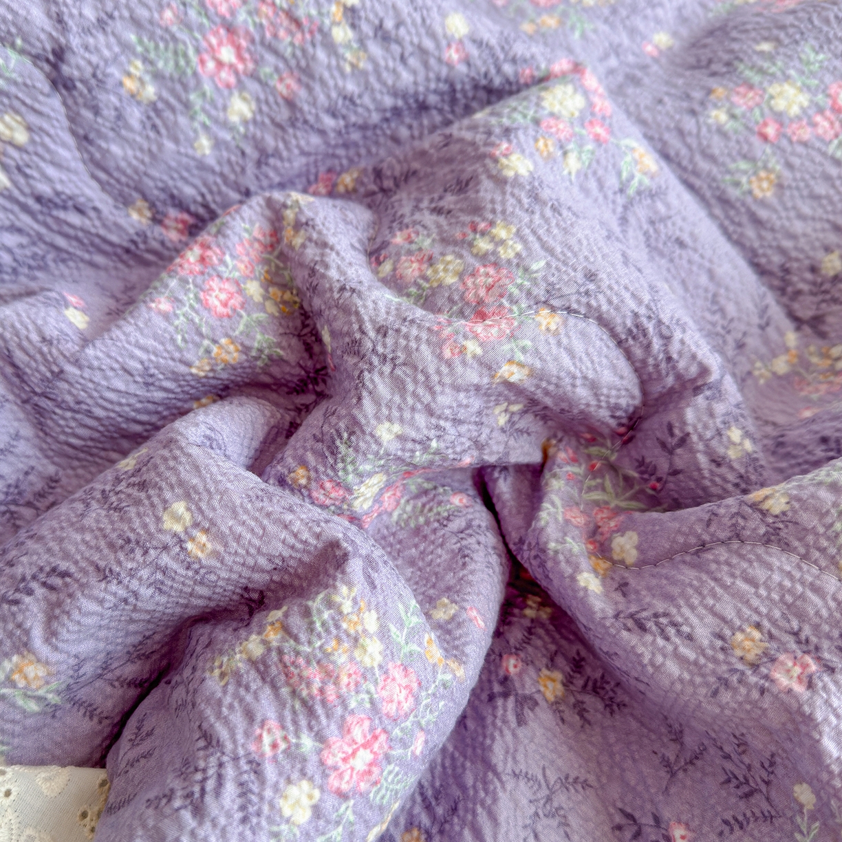 91家纺网 家纺一手货源 找家纺 弗苓家纺 2026新款高克重泡芙棉花边款夏被夏凉被空调被四件套小红书推荐-风格一 松间茶事