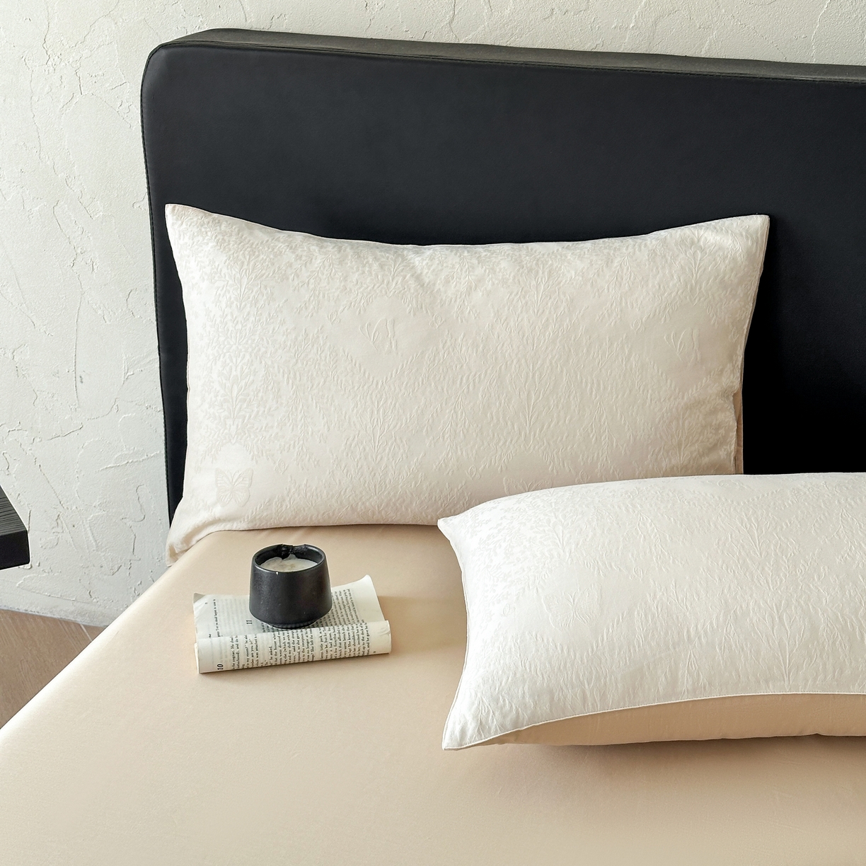 91家纺网 家纺一手货源 找家纺 优悦生活馆 2026新款60s全棉提花四件套 暖雾碟语-奶昔白