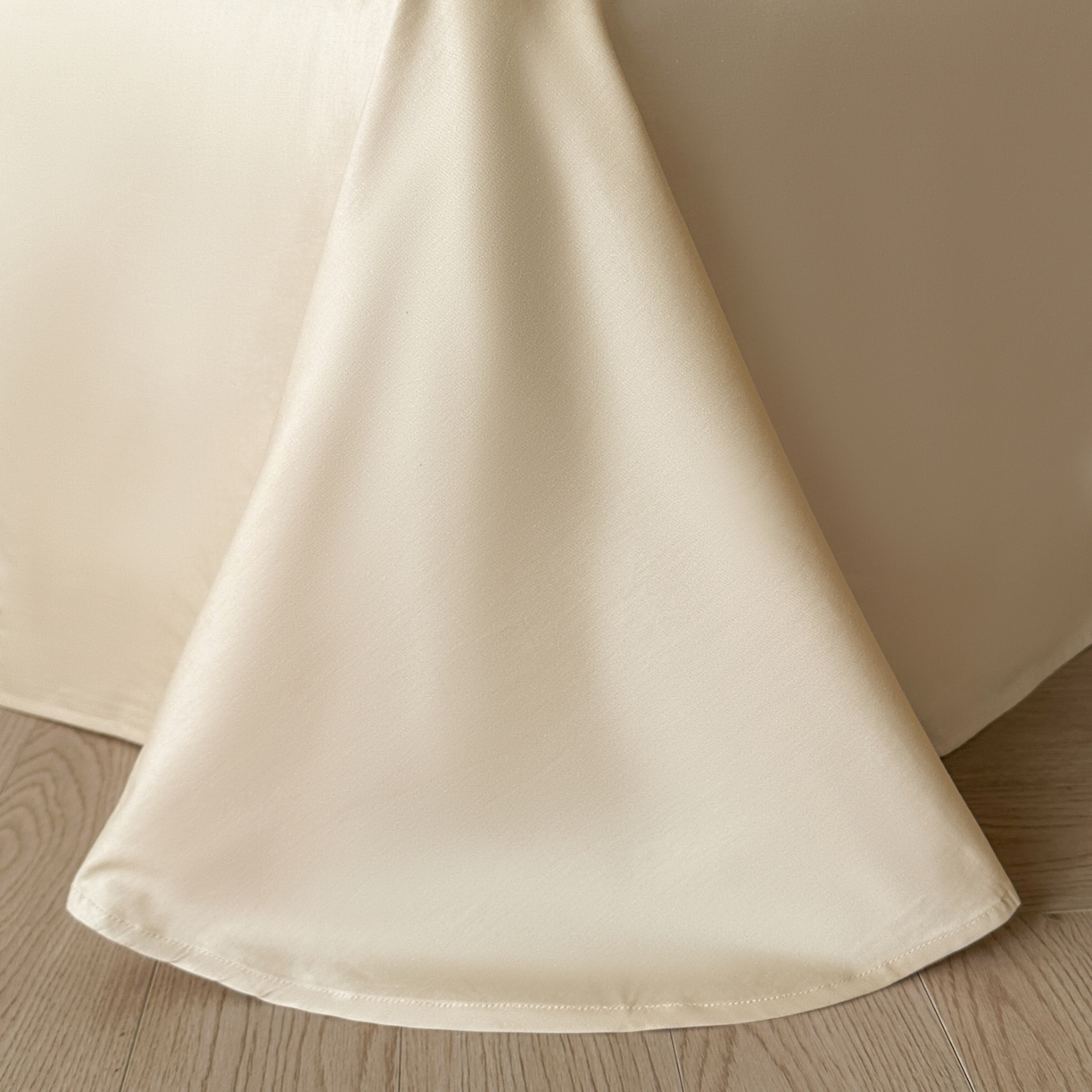 91家纺网 家纺一手货源 找家纺 优悦生活馆 2026新款60s全棉提花四件套 暖雾碟语-奶昔白