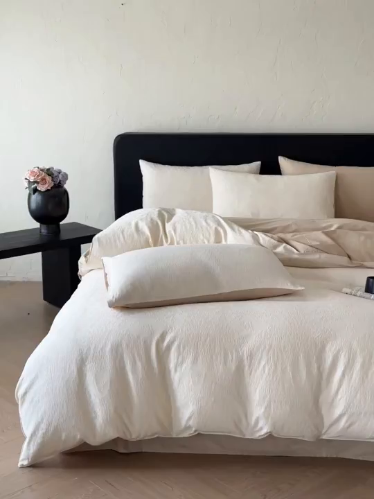 91家纺网 家纺一手货源 找家纺 优悦生活馆 2026新款60s全棉提花四件套 暖雾碟语-奶昔白