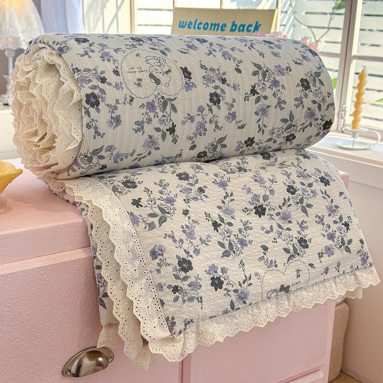 91家纺网 家纺一手货源 找家纺 弗苓家纺 2026新款高克重泡芙棉花边款夏被夏凉被空调被四件套小红书推荐-风格一 小猫幻境-灰