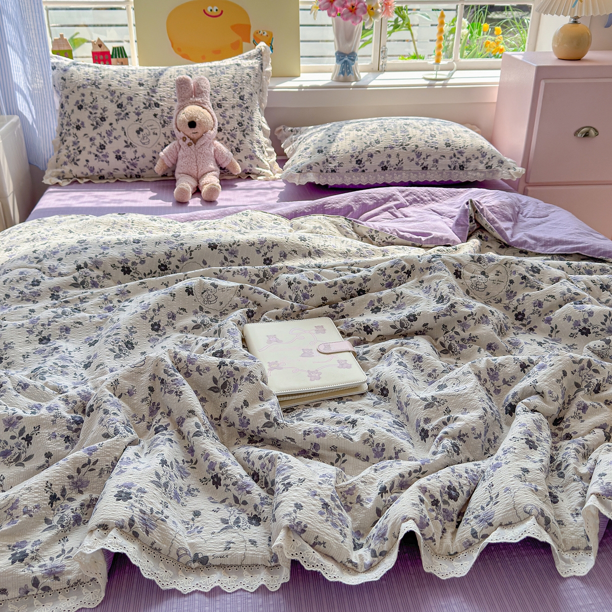 91家纺网 家纺一手货源 找家纺 弗苓家纺 2026新款高克重泡芙棉花边款夏被夏凉被空调被四件套小红书推荐-风格一 小猫幻境-灰