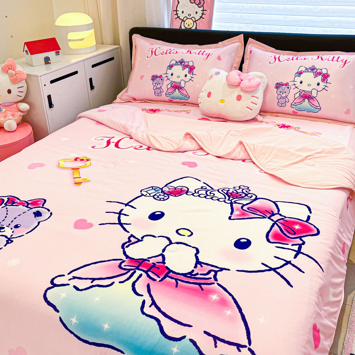 91家纺网 家纺一手货源 找家纺 暮思家居 2026新款正版授权A类大版数码印花三丽鸥枕套单品枕套枕套单件 幸福KT