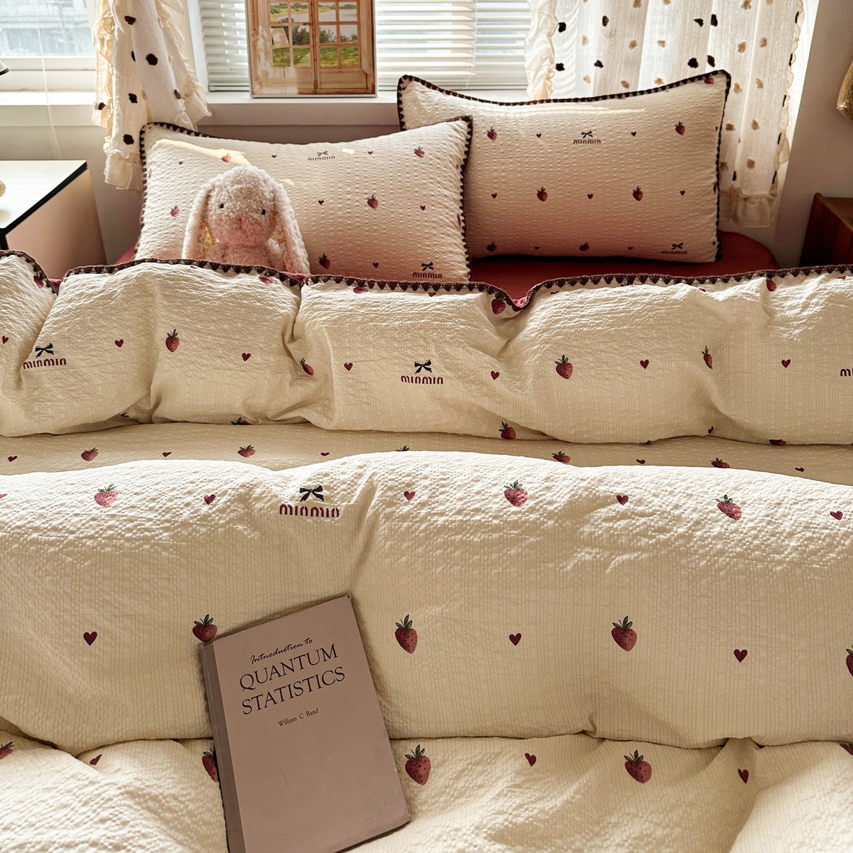 91家纺网 家纺一手货源 找家纺 蓝极人 2026新款泡芙被壳针四件套 草莓