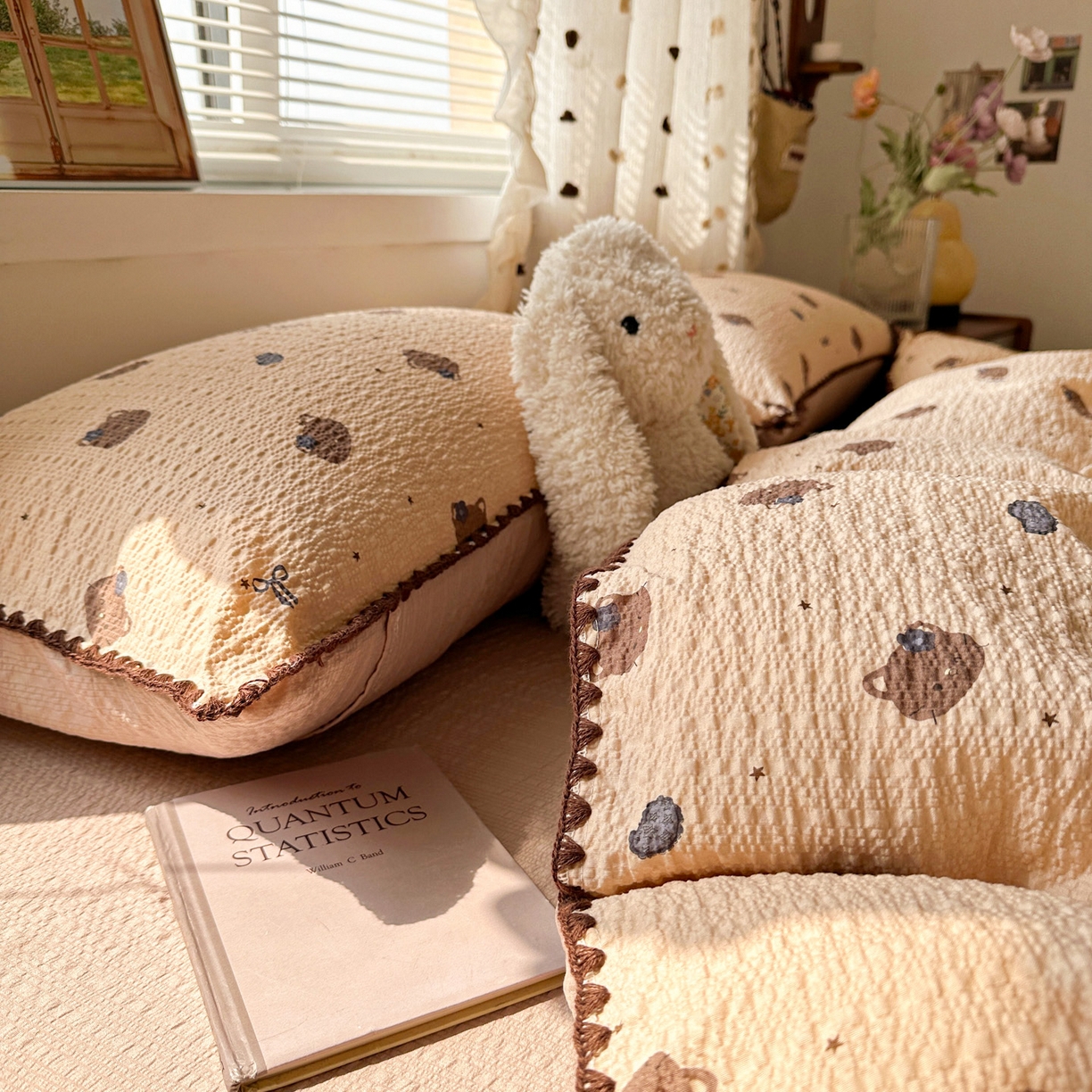 91家纺网 家纺一手货源 找家纺 蓝极人 2026新款泡芙被壳针四件套 曲奇猫