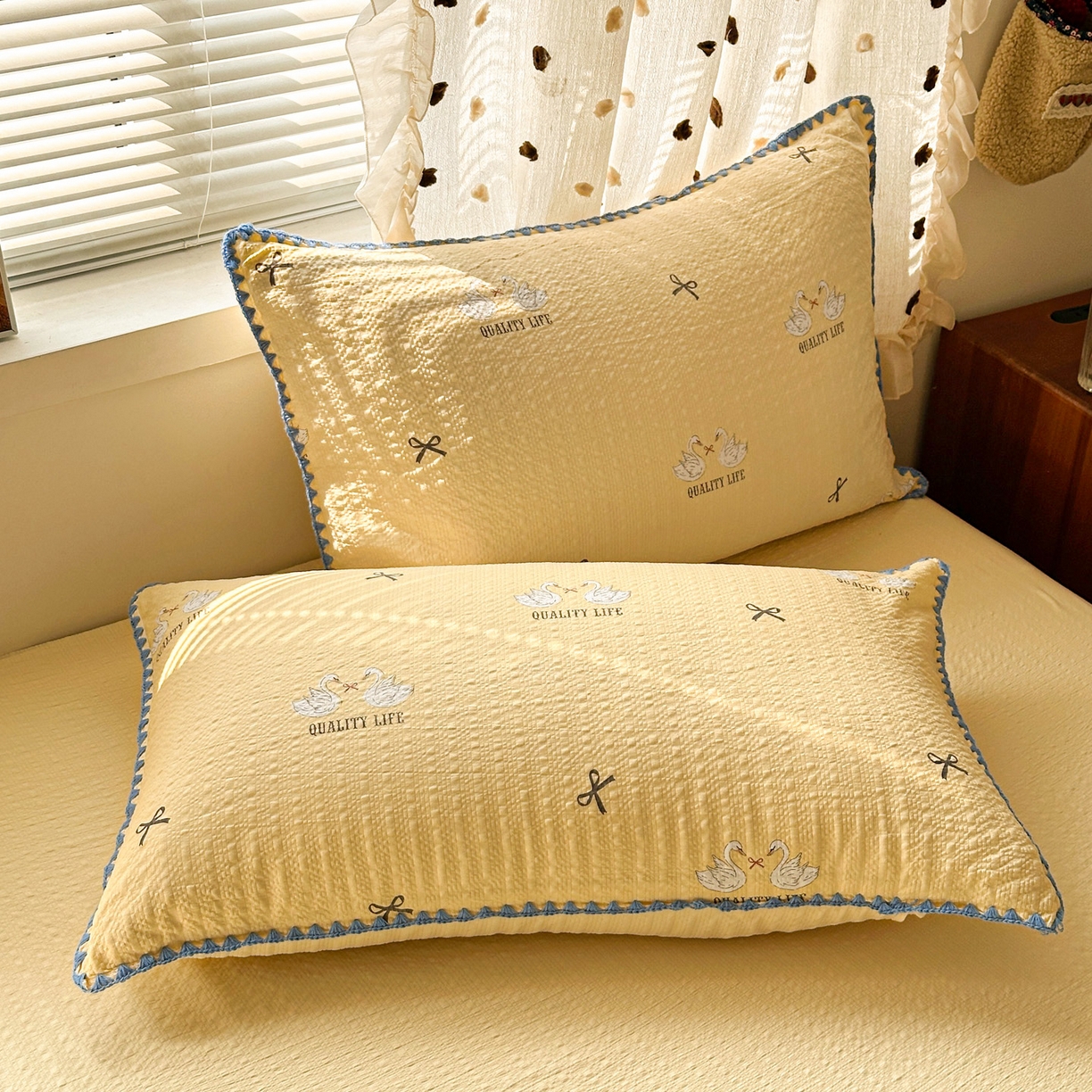 91家纺网 家纺一手货源 找家纺 蓝极人 2026新款泡芙被壳针四件套 施华洛黄