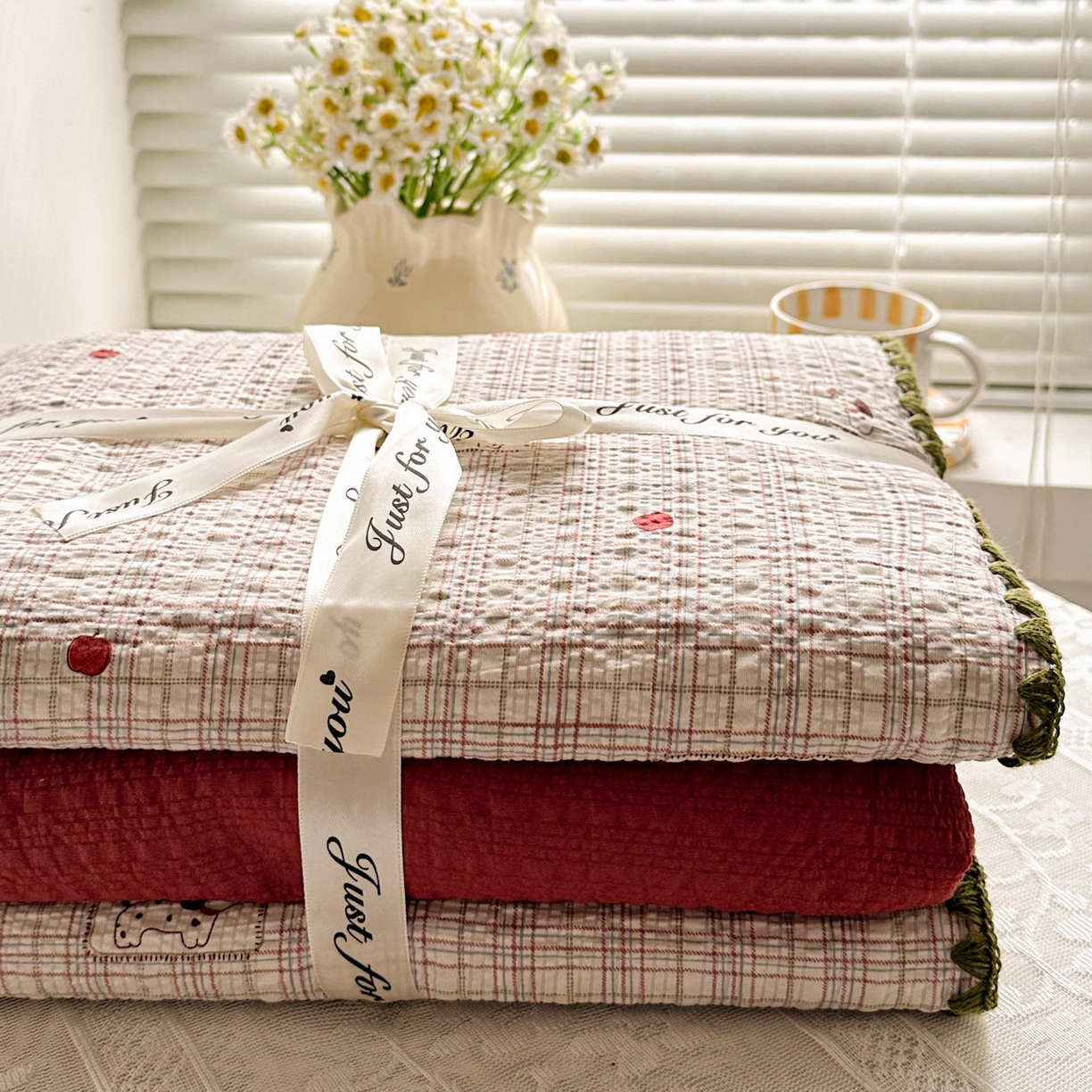 91家纺网 家纺一手货源 找家纺 蓝极人 2026新款泡芙被壳针四件套 苹果狗