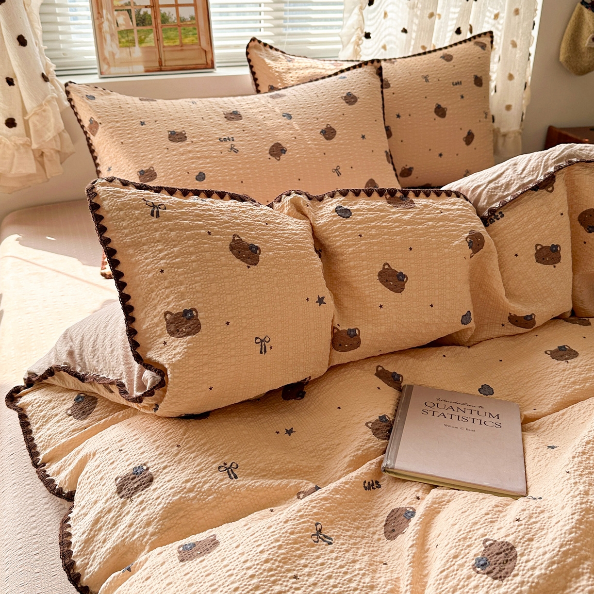 91家纺网 家纺一手货源 找家纺 蓝极人 2026新款泡芙被壳针四件套 曲奇猫