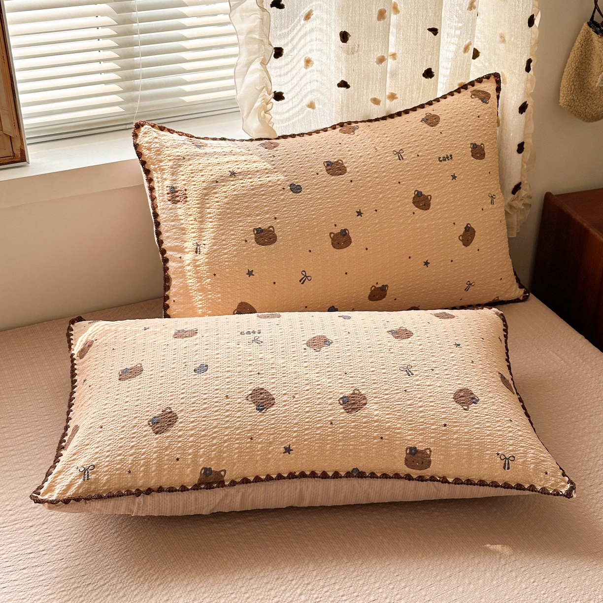 91家纺网 家纺一手货源 找家纺 蓝极人 2026新款泡芙被壳针四件套 曲奇猫