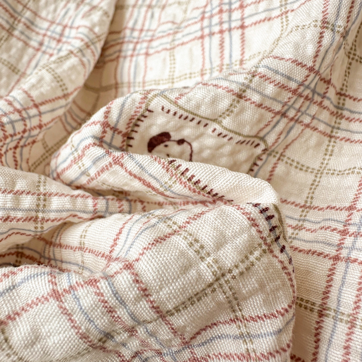 91家纺网 家纺一手货源 找家纺 蓝极人 2026新款泡芙被壳针四件套 苹果狗