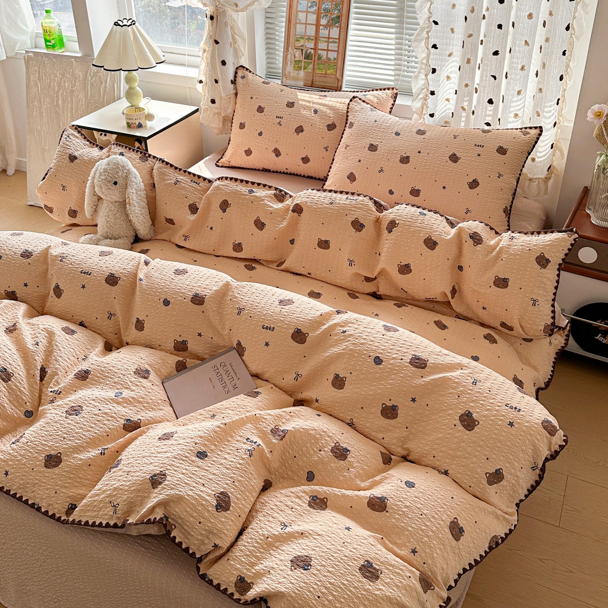 91家纺网 家纺一手货源 找家纺 蓝极人 2026新款泡芙被壳针四件套 曲奇猫