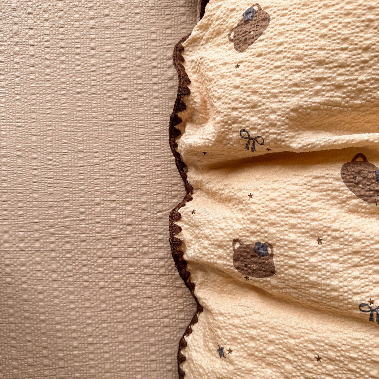 91家纺网 家纺一手货源 找家纺 蓝极人 2026新款泡芙被壳针四件套 曲奇猫