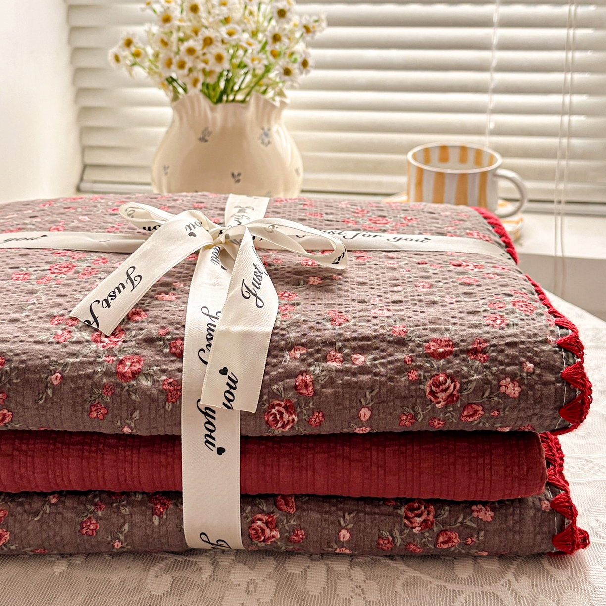 91家纺网 家纺一手货源 找家纺 蓝极人 2026新款泡芙被壳针四件套 胭脂