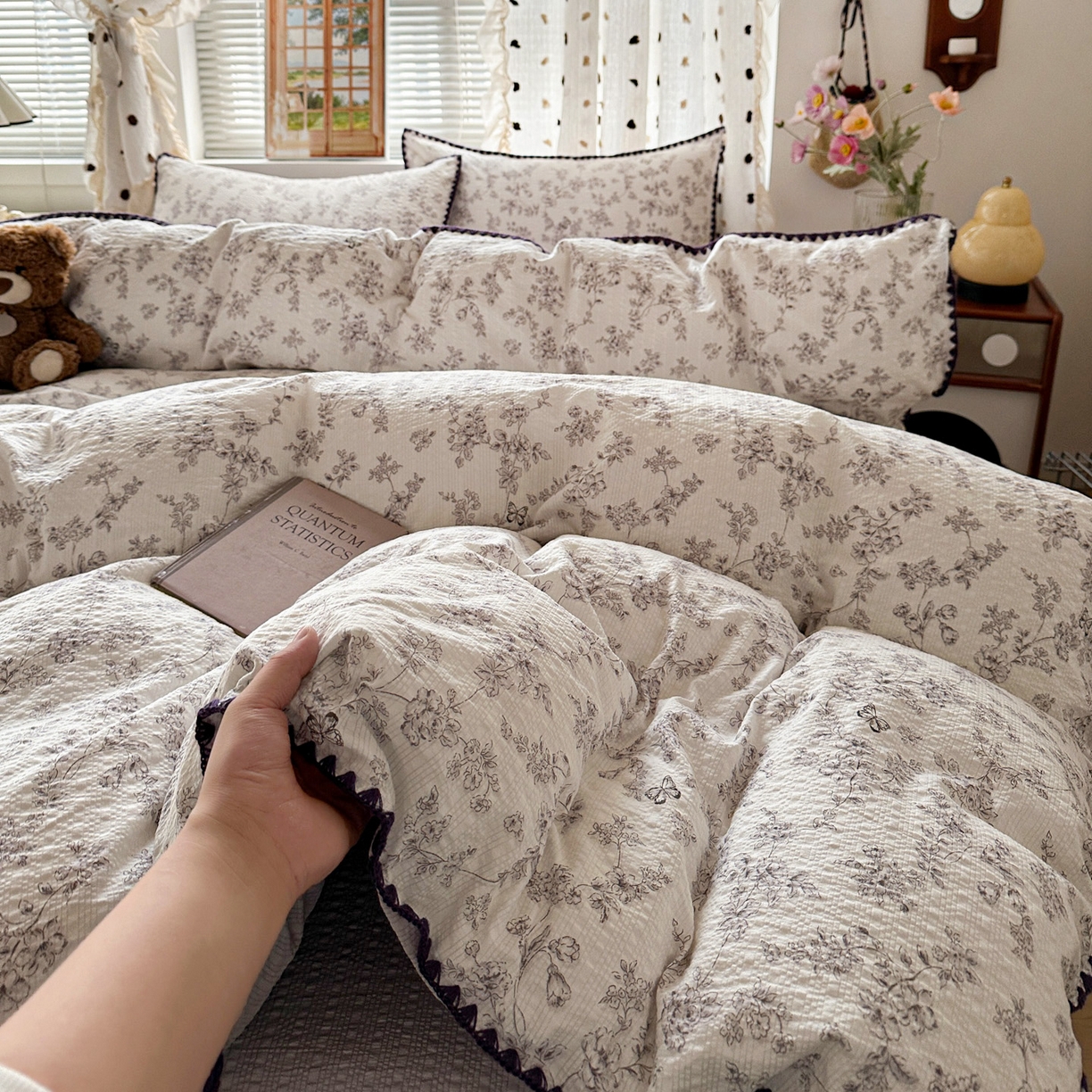 91家纺网 家纺一手货源 找家纺 蓝极人 2026新款泡芙被壳针四件套 蝶迹