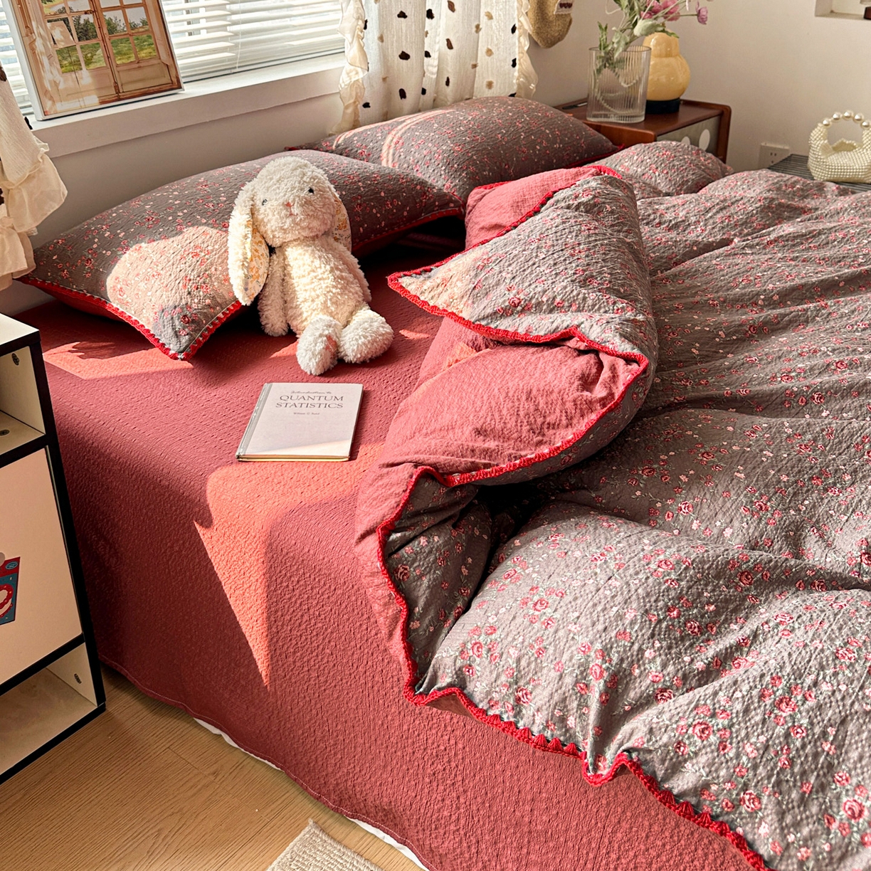 91家纺网 家纺一手货源 找家纺 蓝极人 2026新款泡芙被壳针四件套 胭脂