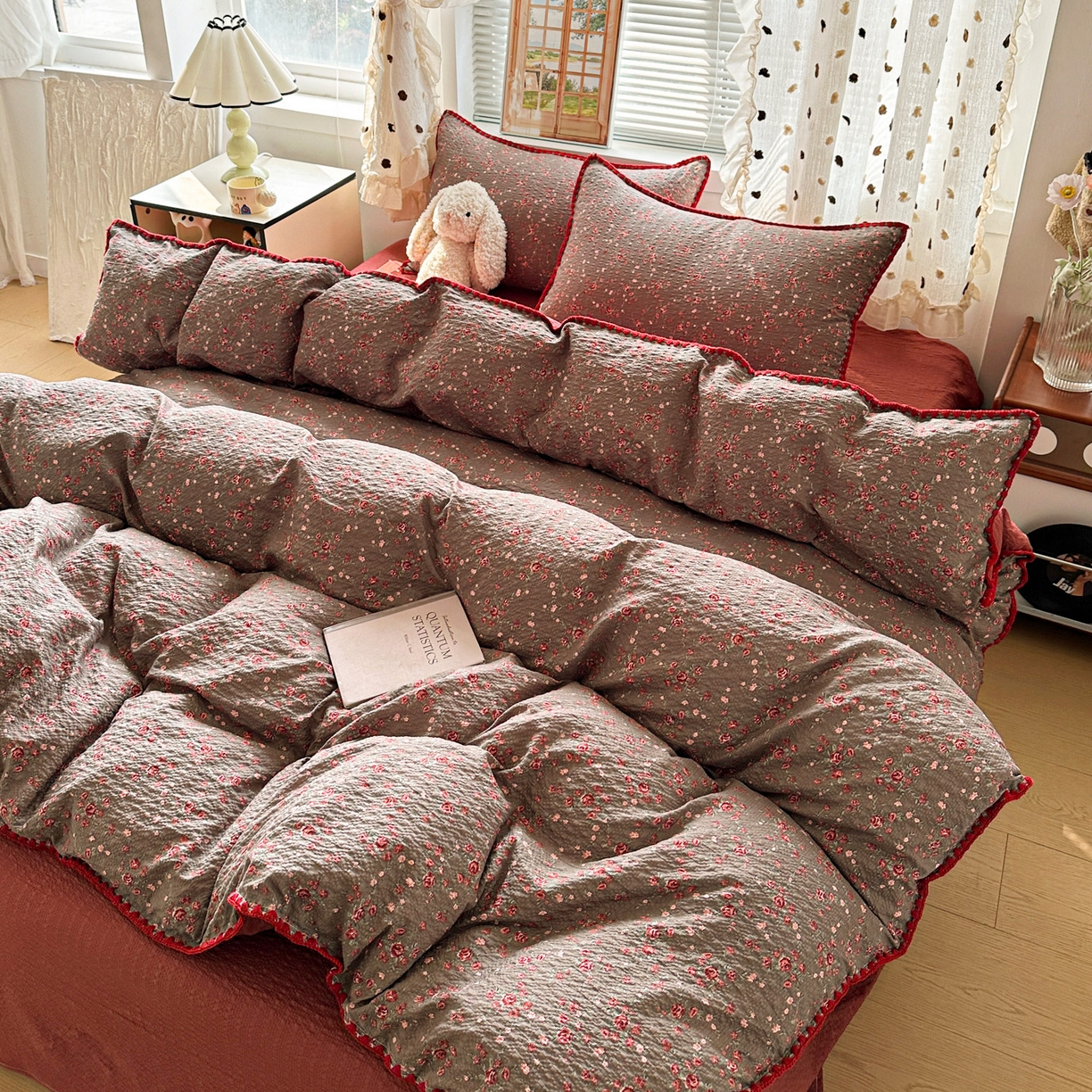 91家纺网 家纺一手货源 找家纺 蓝极人 2026新款泡芙被壳针四件套 胭脂