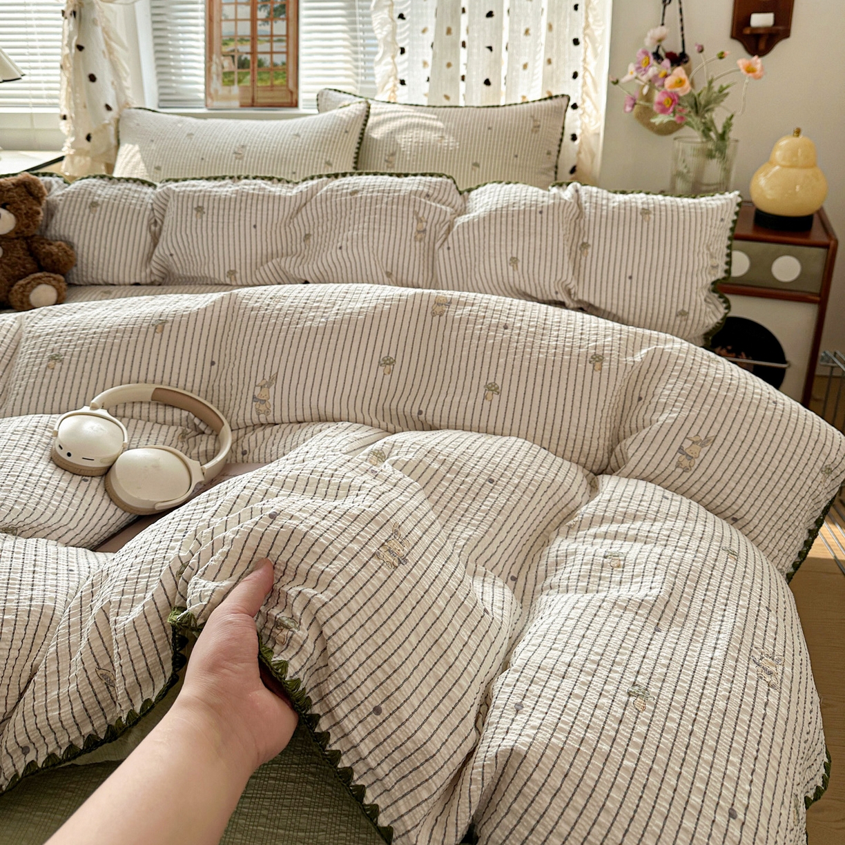 91家纺网 家纺一手货源 找家纺 蓝极人 2026新款泡芙被壳针四件套 蘑菇兔