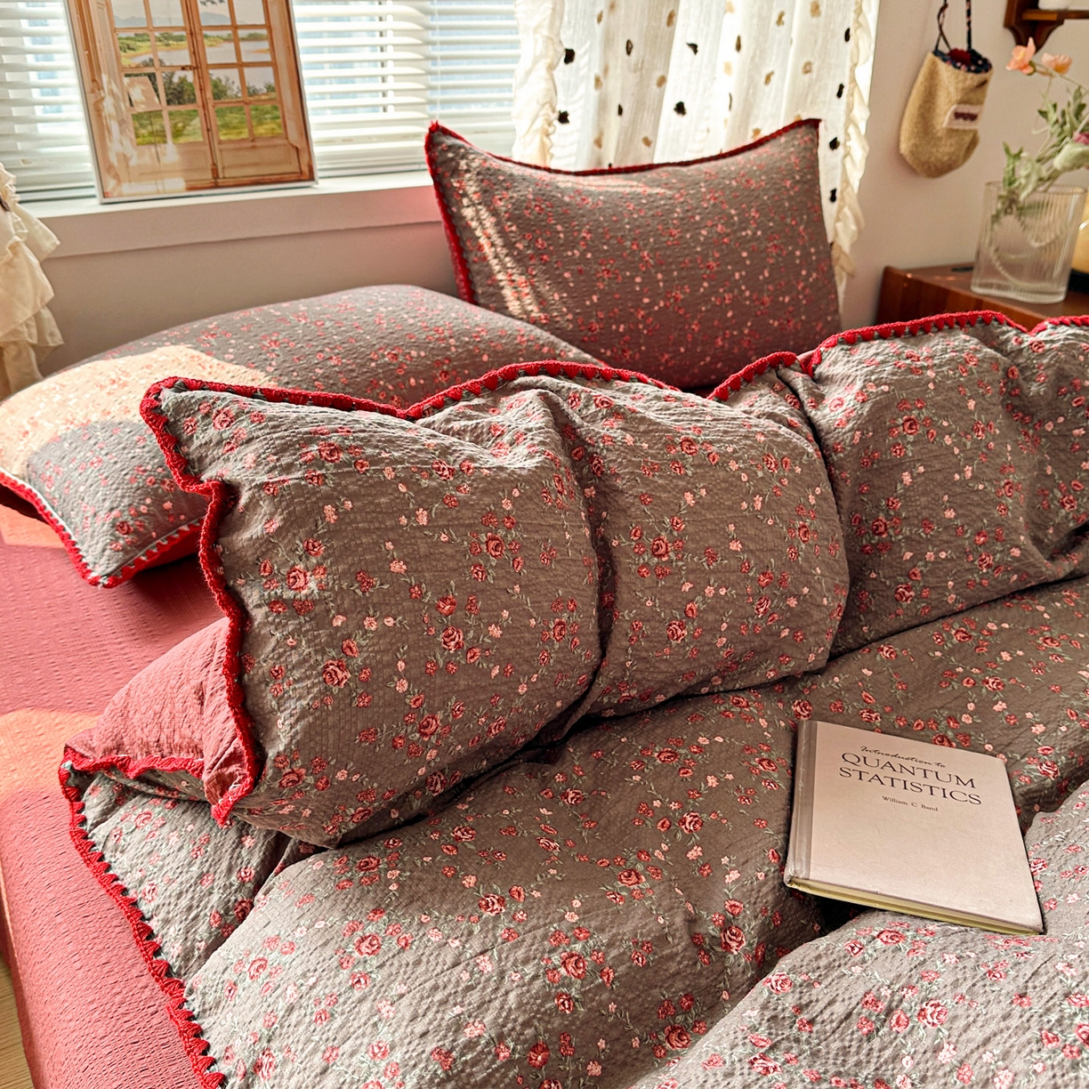 91家纺网 家纺一手货源 找家纺 蓝极人 2026新款泡芙被壳针四件套 胭脂