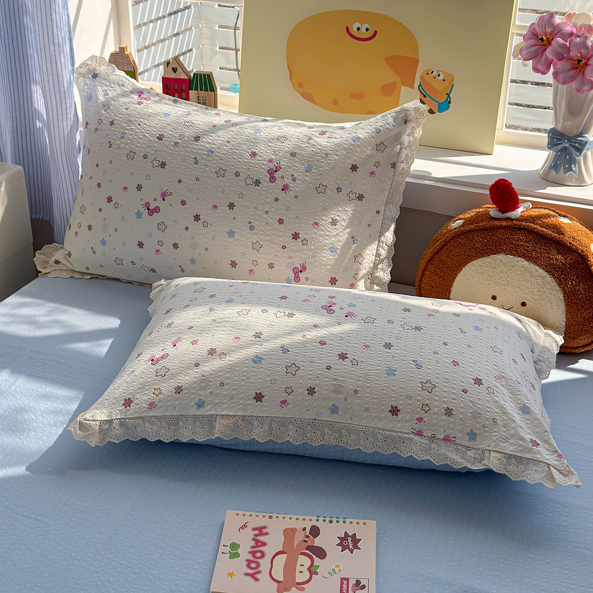 91家纺网 家纺一手货源 找家纺 弗苓家纺 2026新款高克重泡芙棉花边款夏被夏凉被空调被四件套小红书推荐-风格一 躲猫猫