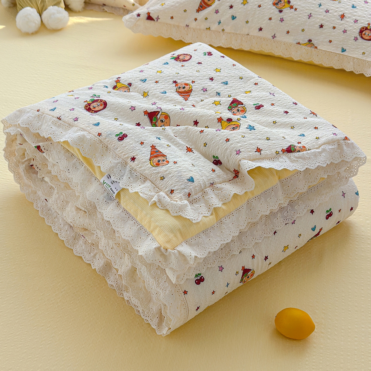 91家纺网 家纺一手货源 找家纺 弗苓家纺 2026新款高克重泡芙棉花边款夏被夏凉被空调被四件套小红书推荐-风格一 旧街星星