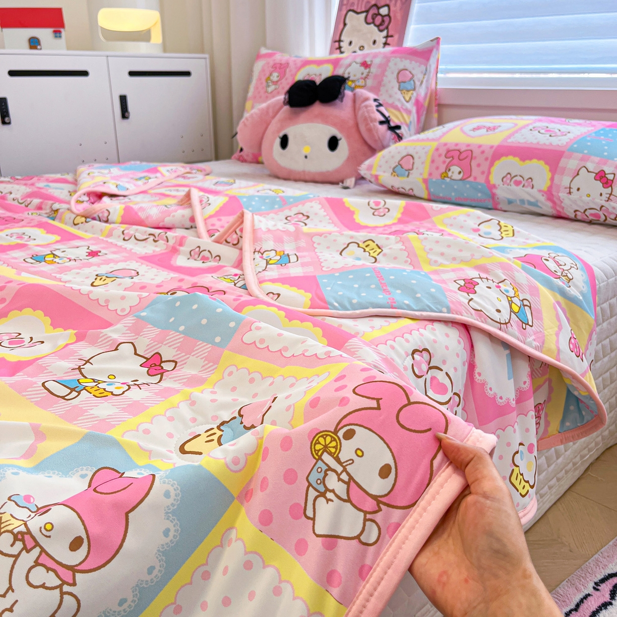 91家纺网 家纺一手货源 找家纺 暮思家居 2026新款正版授权三丽鸥A类仿锦氨小冰皮夏被夏凉被空调被 小冰皮-KT美乐蒂