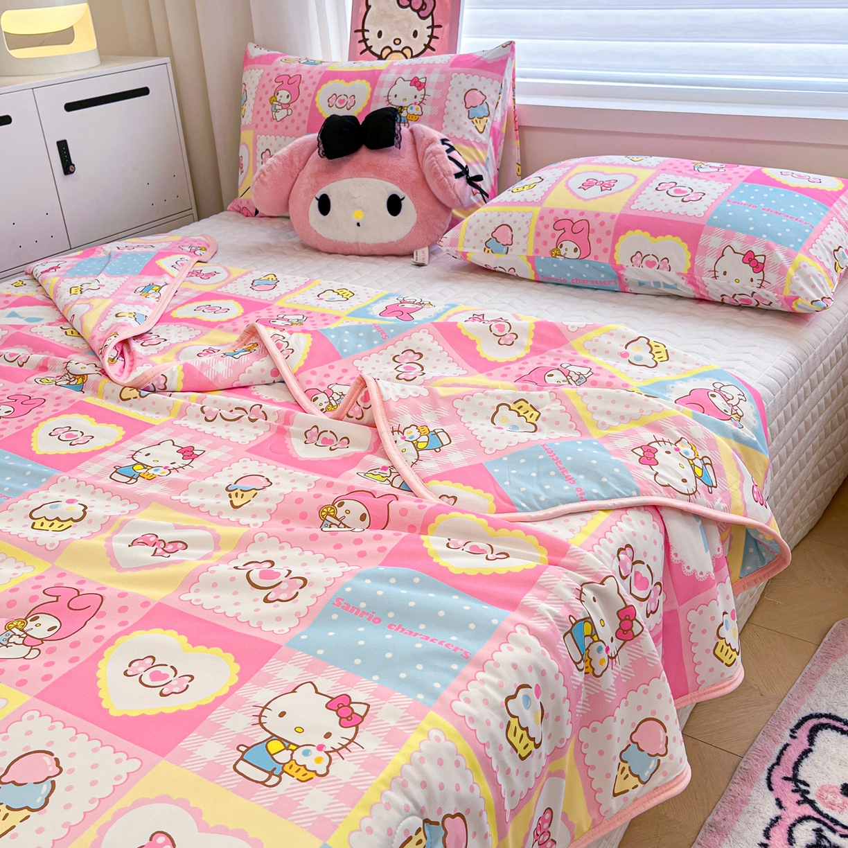 91家纺网 家纺一手货源 找家纺 暮思家居 2026新款正版授权三丽鸥A类仿锦氨小冰皮夏被夏凉被空调被 小冰皮-KT美乐蒂