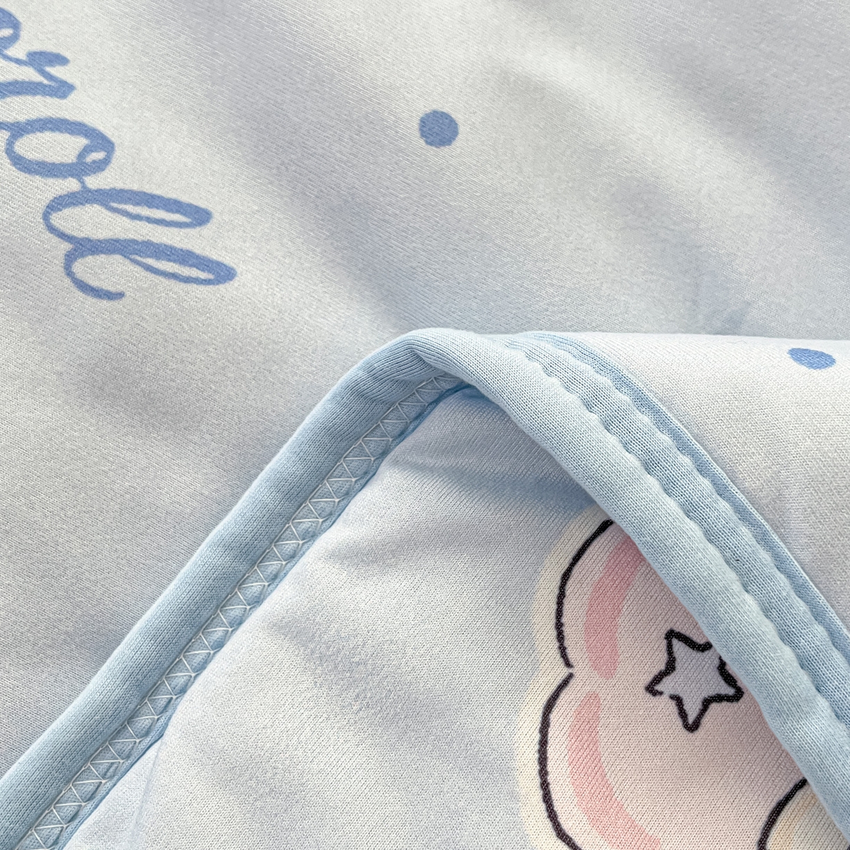 91家纺网 家纺一手货源 找家纺 暮思家居 2026新款正版授权三丽鸥A类仿锦氨小冰皮夏被夏凉被空调被 小冰皮-点点玉桂狗